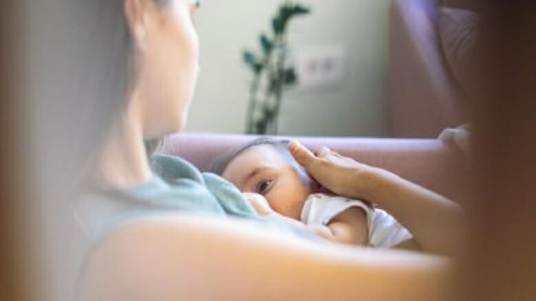 الرضاعة الطبيعية تخرج من البقع ، ما هي علامات الحمل المبكر التي لا يلاحظها أحد في كثير من الأحيان؟
