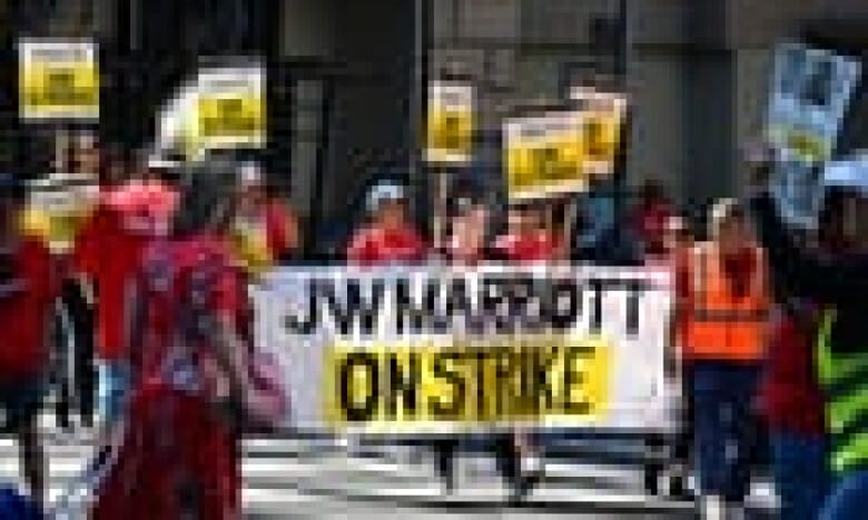 لوس أنجلوس: إضراب عمال الفنادق يشعل رد فعل عنيفًا بين الأكاديميين